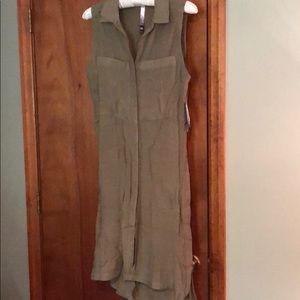 NWT top/duster button down slit to waist Med